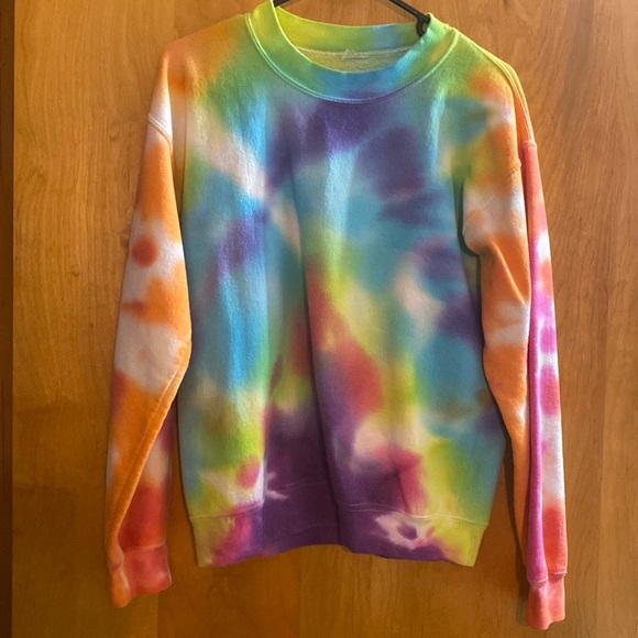 Gildan Tops - 4/$10 Gildan tie dye sweatshirt